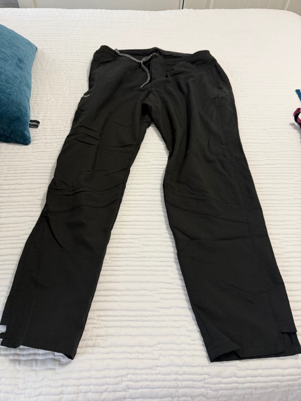 Grey’s Anatomy black scrub pants